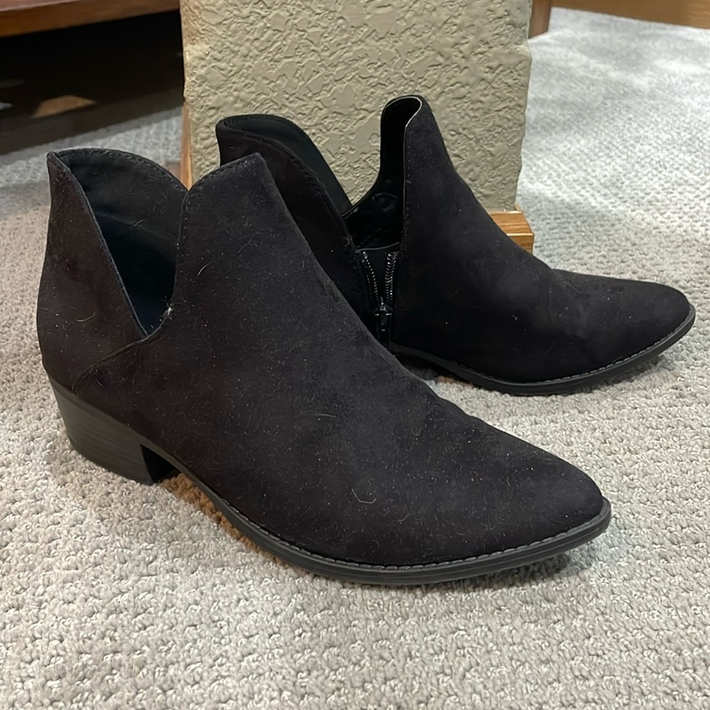 Soda black sued ankle boots